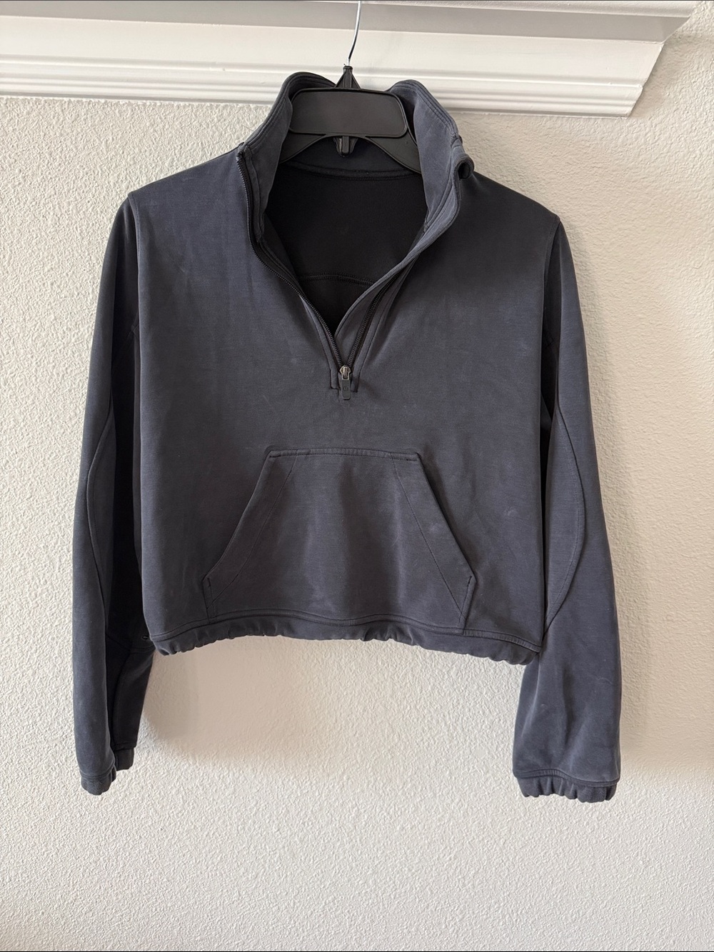 Lululemon Women’s Crop Sweatshirt